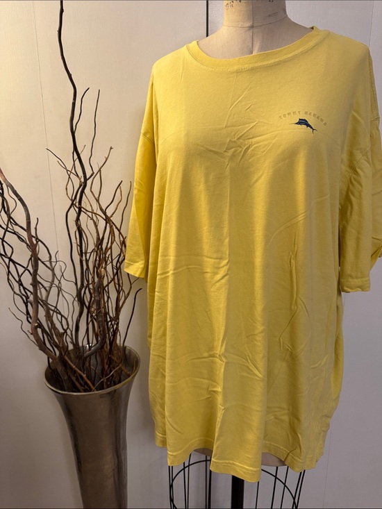 Tommy Bahama Other - Tommy Bahama yellow tee with "Golf Tips" design